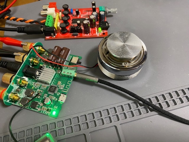 実験に使用したデジタルアンプ