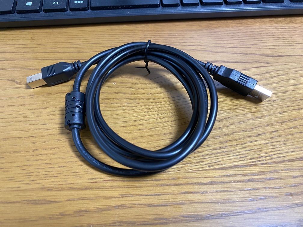 USBケーブル（メタル導体）の写真